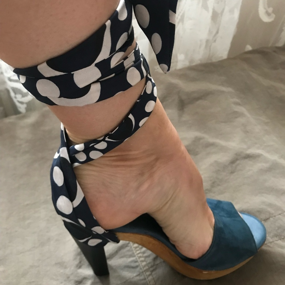 Diane von Furstenberg wooden platform shoes with upper blue suede and fabric